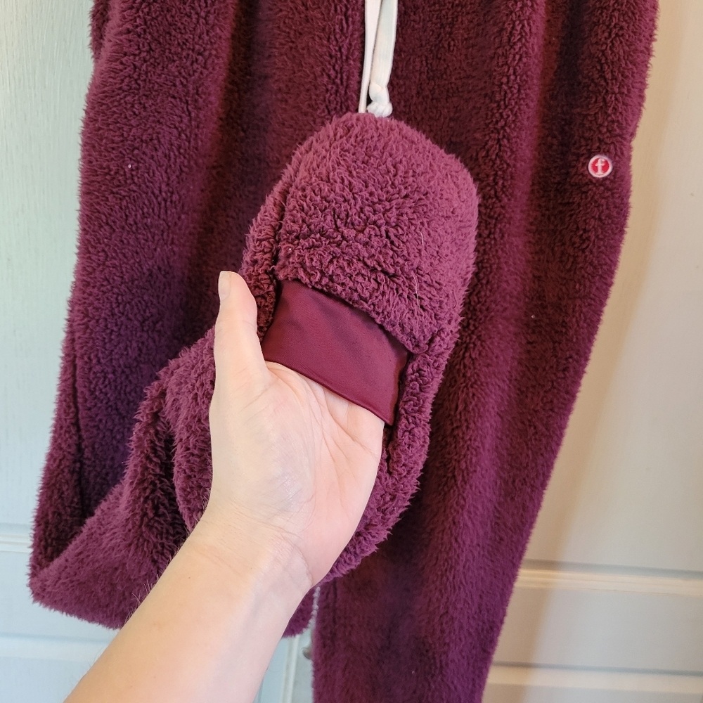 Cozy Burgundy Fleece Joggers - Picture 4 of 5
